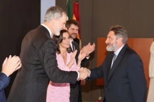 Jesús López, Chairman y CEO de UML recibió la Medalla de Oro al Mérito