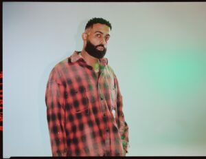 Eladio Carrion mantiene vivas las raíces del trap con su nuevo EP «Porque Puedo»