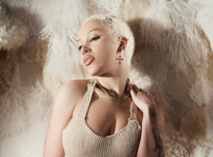 Doja Cat lanza su álbum deluxe «Scarlet 2 CLAUDE»