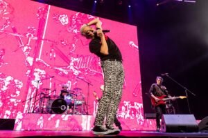 Virus en Buenos Aires: la banda reafirmó su dominio escénico a 40 años de su primer álbum