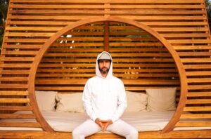 Luke Kohen: El artista que fusiona música y sanación para inspirar un cambio positivo