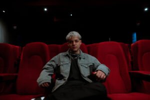 Lautaro Lopez y Yami Safdie estrenan «Inmaduros»