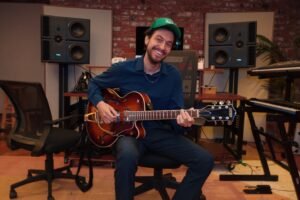 Cómo Jonathan Asperil pasó de Tel Aviv a conquistar el mundo de la música