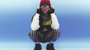Billie Eilish logra su Primer No. 1 en la lista Billboard Global 200 con “Birds of a Feather”