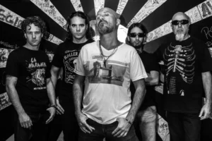 La Naranja lanza "Vampiro" y anuncia un nuevo show en Club Lucille