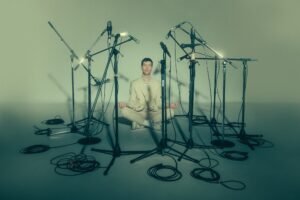 Sleepy Tom presenta "The Rush", un EP que marca su regreso a la música electrónica