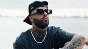 Nicky Jam adelanta su nuevo álbum con el estreno de "La Cyber"