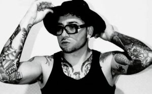 CRVNK sorprende con su neuvo lanzamiento: "Girl"