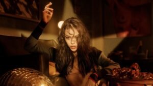 Danna sorprendió con el estreno de nuevas versiones de "Platonik"