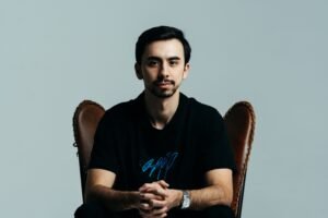 Miguel Ramírez: El joven detrás del éxito de grandes artistas a nivel global