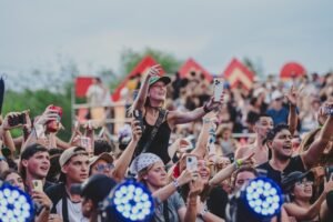 Los Piojos, Babasónicos y más: Conocé la grilla completa del Cosquín Rock 2025