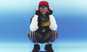 Billie Eilish comparte el video oficial de "Birds of a Feather"