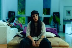 Albere vuelve a pisar la escena musical con «Lento», su nueva colaboración con Omar Varela