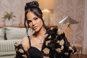 Natti Natasha lanza un mensaje de empoderamiento en forma de bachata con «Escasez de Besos»