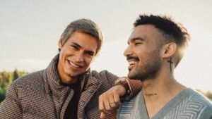 "Sevilla": La nueva colaboración entre Ezio Oliva y Carlos Baute