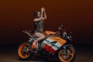 Joaqui presenta "PM" junto a Doble P y El Malilla, celebrando su regreso a las raíces del RKT