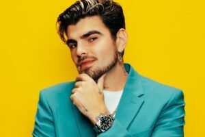 Jonathan Moly presenta hoy su nuevo álbum “Metamorfosis”, en el que reúne a diferentes músicos