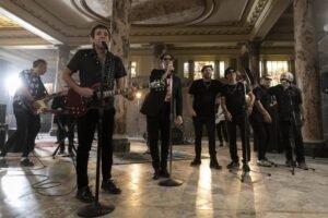 Los Auténticos Decadentes grabaron su versión de “Costumbres Argentinas” con Andrés Calamaro