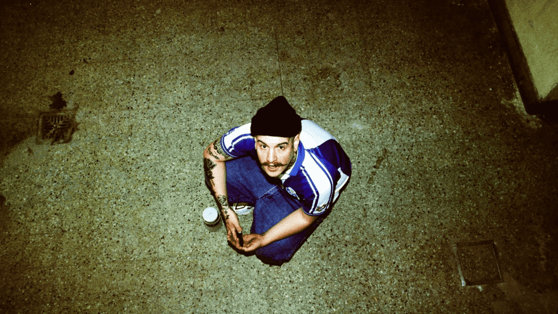Evlay presentó su primer álbum junto a WOS, Santiago Motorizado, Taichu y mucho más