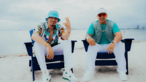 Daddy Yankee vuelve a las pistas con “Beachy”, su nueva colaboración con la joven promesa Omar Courtz