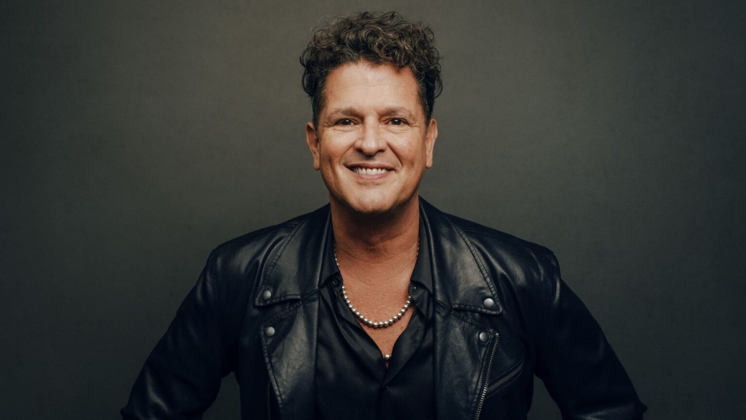 Carlos Vives recibe 2 nominaciones a los Latin GRAMMY® con su álbum “Escalona Nunca Se Había Grabado Así