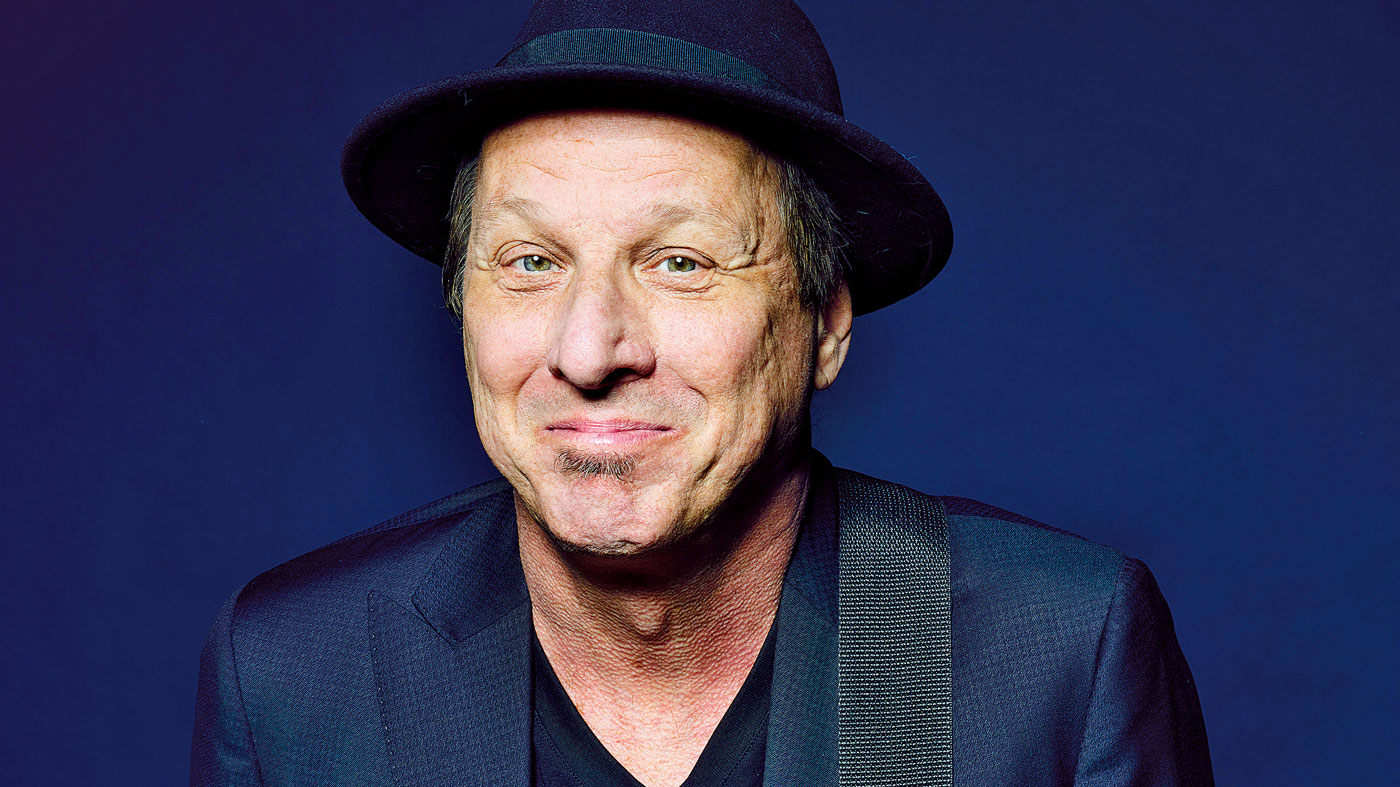 Adrian Belew y su tributo a King Crimson: “Este material resiste la prueba del tiempo”