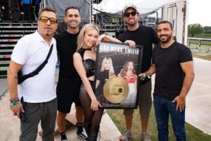 Ana Mena recibió el Disco de Oro por «Carita Triste»