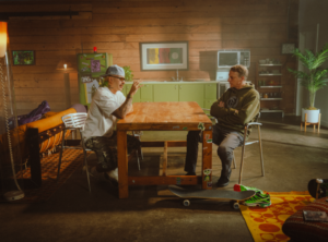 Hip-hop, skate y cultura pop: Feid samplea su infancia en “ANDO XXIL”