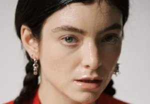 Lorde lanza “Man of the Year” y presenta el tracklist completo de ‘Virgin’