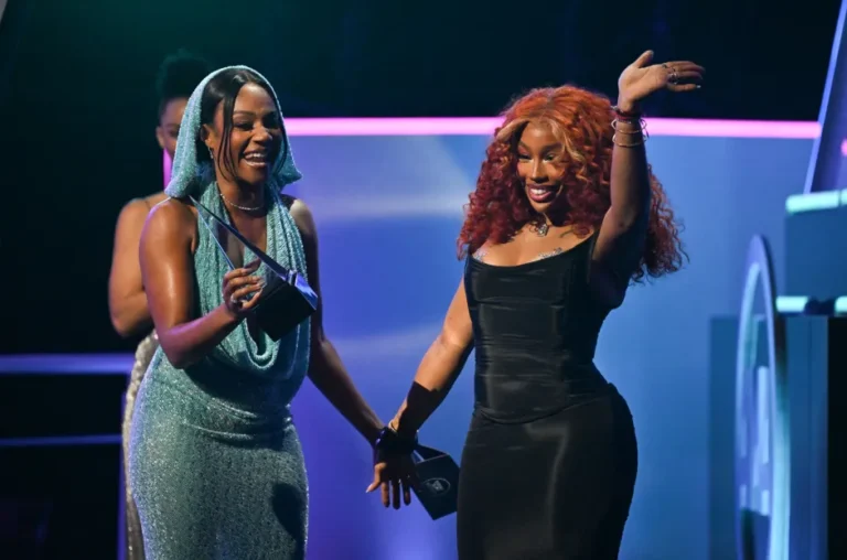 La lista completa de los ganadores de los American Music Awards 2025