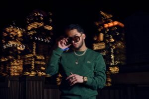 Mashelo produce, compone y lanza su música desde su estudio sin intermediarios