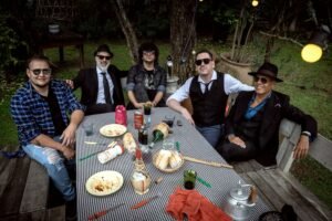 Los Mentidores busca un nuevo horizonte con su último álbum, «Blend»