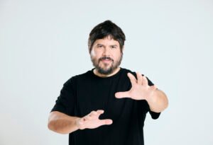 Track x Track: Santiago Motorizado presenta ‘El Retorno’, su debut solista