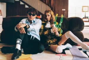 TINI y Beéle debutan en el No.5 del Billboard Argentina Hot 100 con «Universidad»