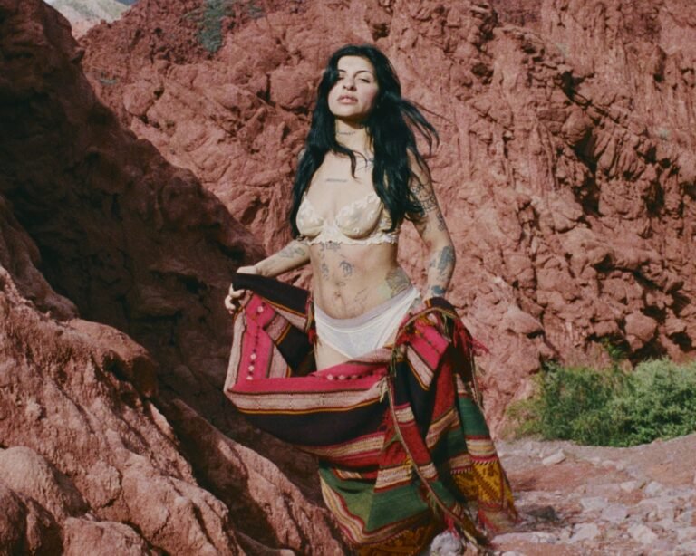 Cazzu superó a Lady Gaga como la artista femenina con el videoclip más visto del año