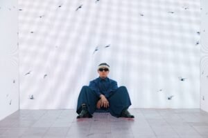 FMK apuesta por una narrativa introspectiva en “5AM”