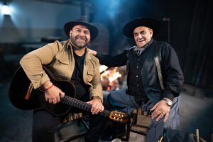 Juan Fuentes relanza "Zamba de la Higuera" junto al Chaqueño Palavecino