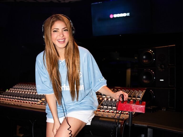 Shakira trabaja en nueva música: “Aquí cocinando...”