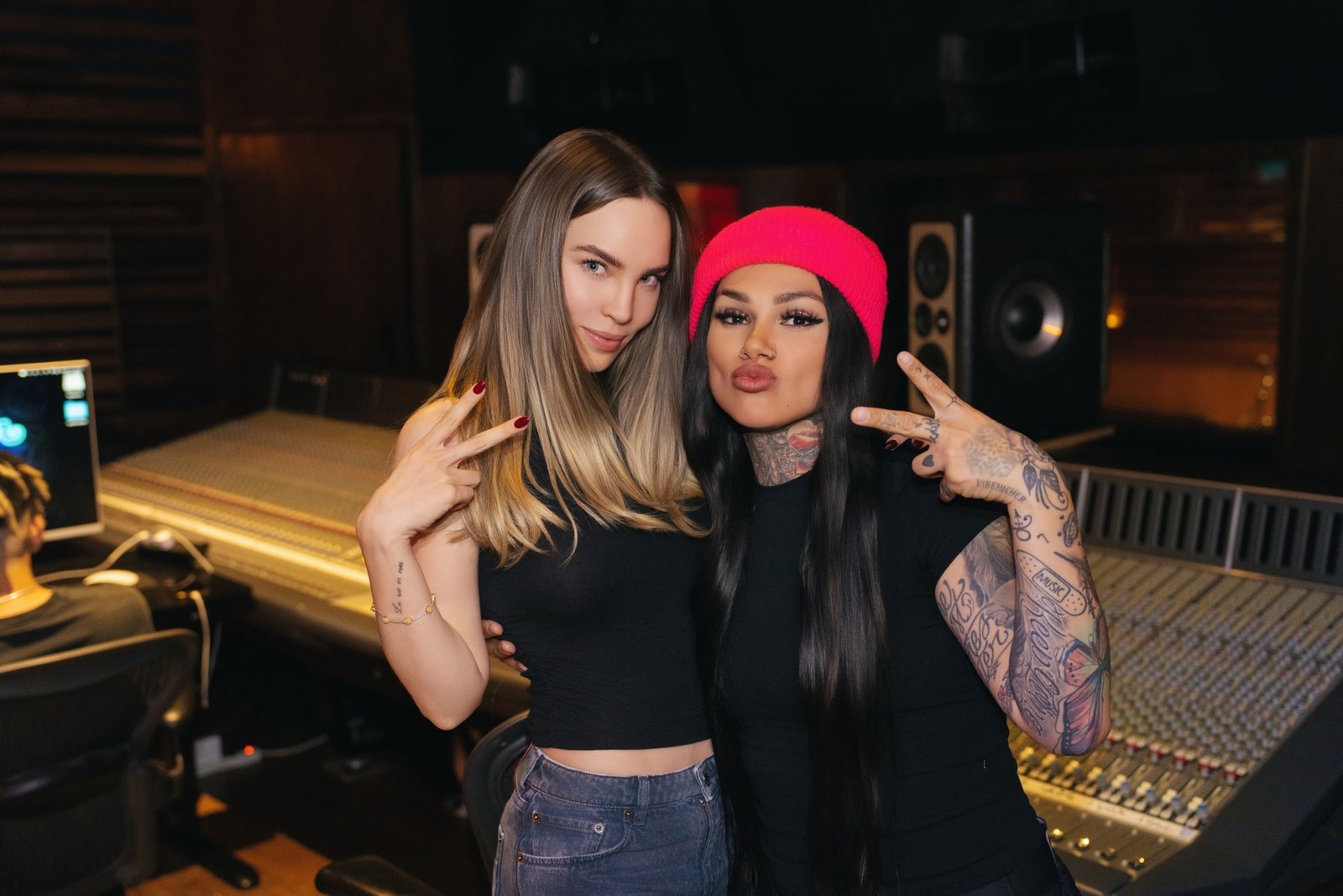 Belinda y Snow Tha Product reversionan “Frijolero” en un proyecto tributo a Molotov