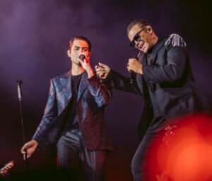 Matteo Bocelli presentó su canción junto a la estrella italiana Gianluca Grignani