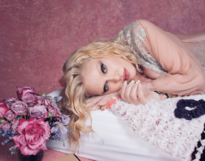 Madonna vuelve a Warner Records y anuncia nuevo disco para 2026