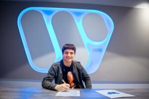 Joaco Burgos firma con Warner Music Argentina y anuncia un nuevo álbum