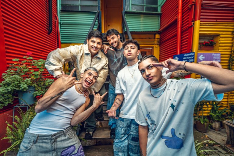 Roze presenta “Botellas Vacías“ junto a Marama, Migrantes y Alan Gómez