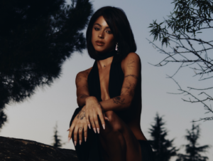 TINI estrena "Una Noche Más" tras su regreso a la actuación