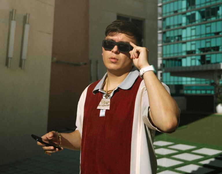 YSY A lanza 'Saturación Pop', su octavo álbum de estudio