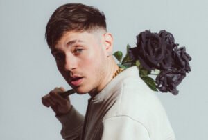 Descubrí a Malbo  y su universo musical entre el pop y la música urbana