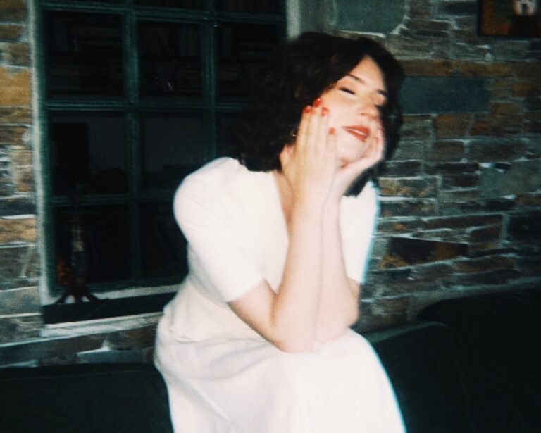 Hannah Storm presenta su álbum debut: "Nunca va a ser el momento perfecto, y por eso había que hacerlo"