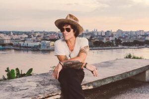 Bunbury adelanta su álbum con "La próxima vez no habrá próxima vez"