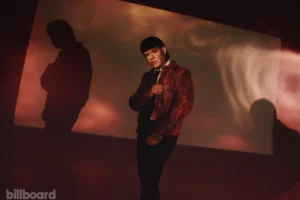 Junior H lleva los corridos tumbados a estadios y defiende a los mexicanos en EE.UU.: "Soy un inmigrante"