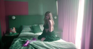 Alessia inicia una nueva etapa libre y empoderada con "X Ese Weon"